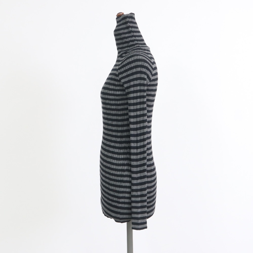 綿コーマ　ランダムリブBDタートルネックセーター　ニットの正面ディティール