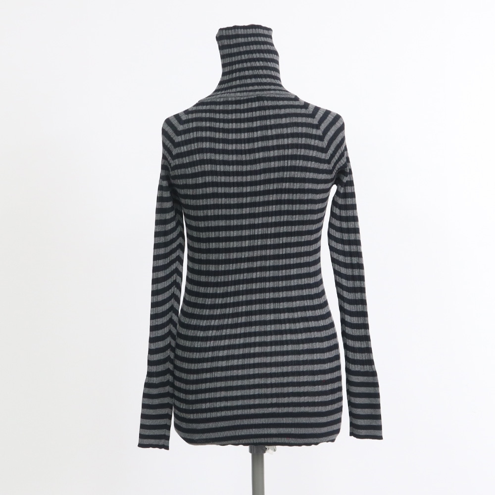 綿コーマ　ランダムリブBDタートルネックセーター　ニットの正面ディティール