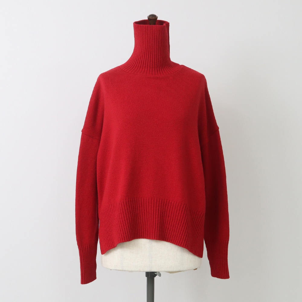 エアーヤーンコットン コモドニットタートル　ニットの正面ディティール