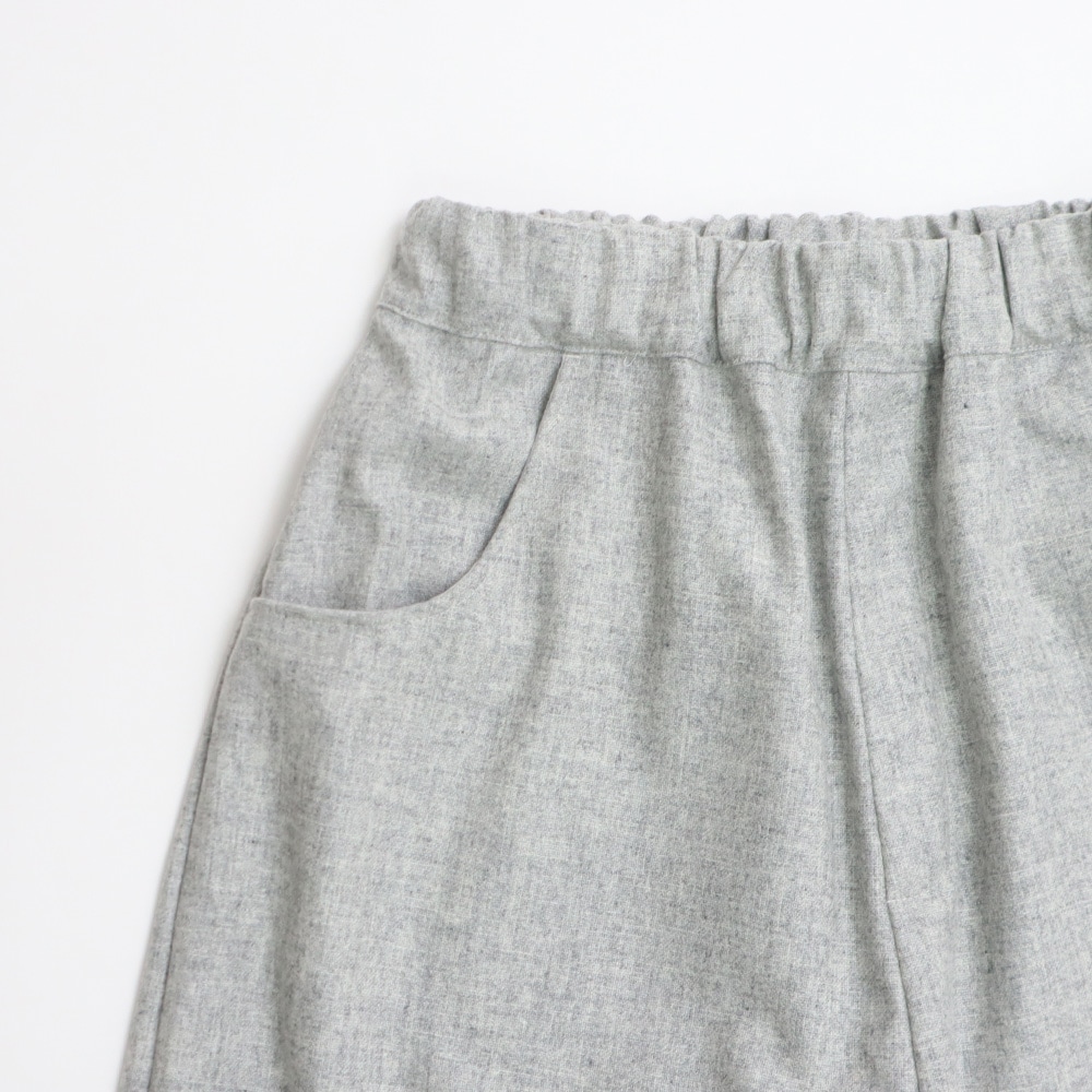 ウールリサイクルクロス ノッポパンツ パンツの正面ディティール