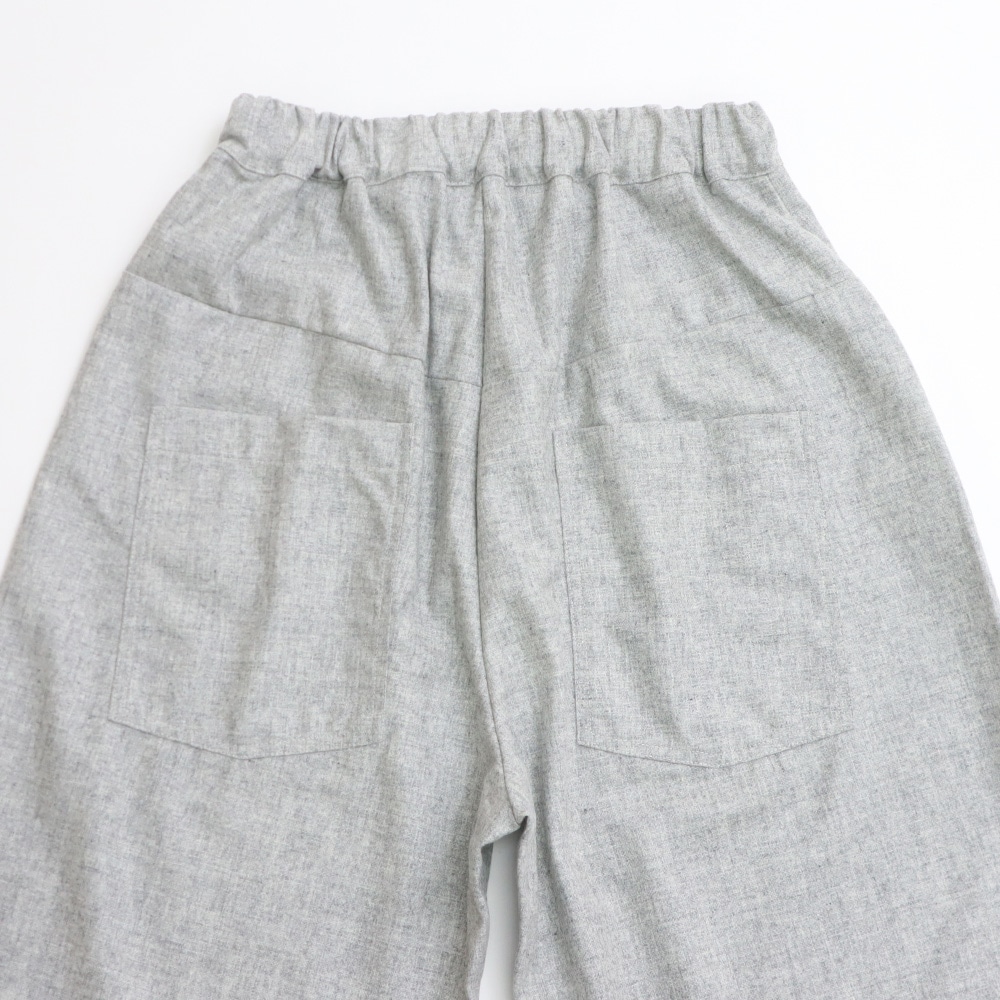 ウールリサイクルクロス ノッポパンツ パンツの正面ディティール