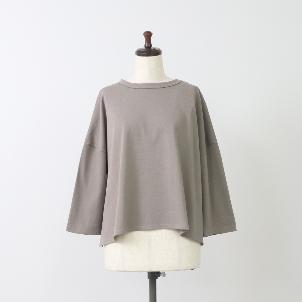 デラヴェジャージ ワイドPO プルオーバーの正面ディティール