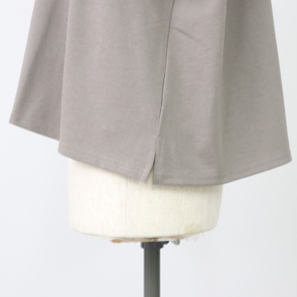 デラヴェジャージ ワイドPO プルオーバーの正面ディティール