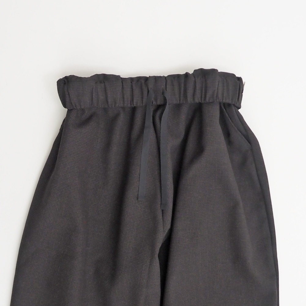 綿麻ウール千鳥 ロールアップカフェパンツ　パンツの正面ディティール