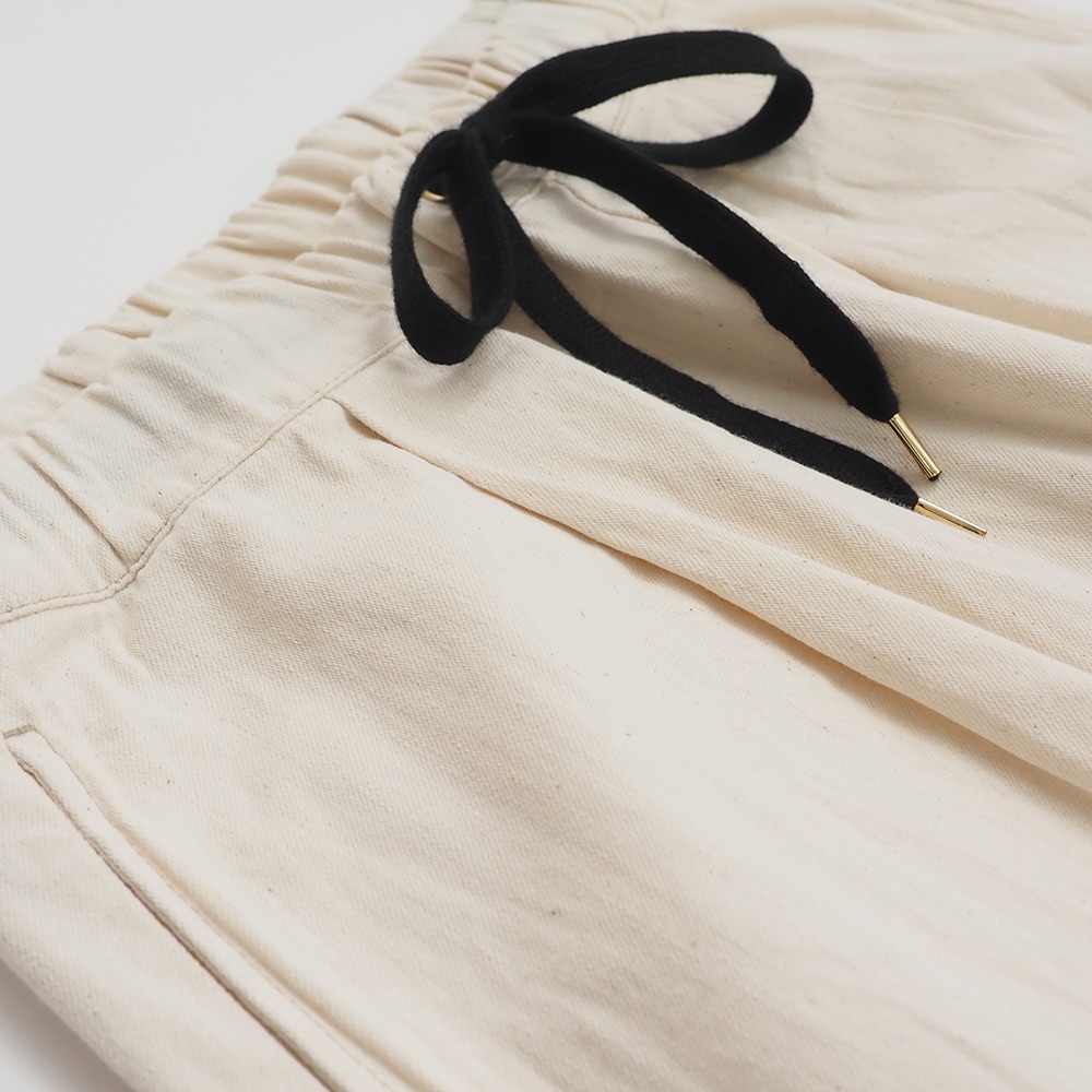 8オンスムラデニム イージーパンツ パンツの正面ディティール