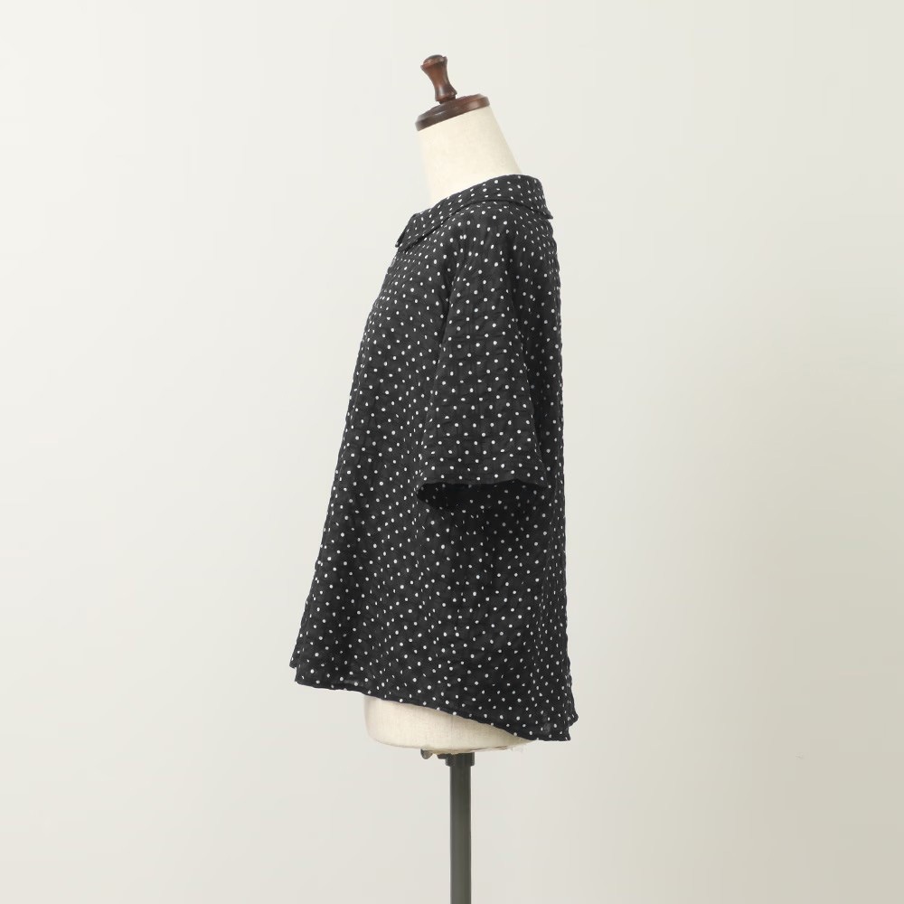 80ローンリップルシンプルドット ワイドカラーシャツ　ブラウスの正面ディティール