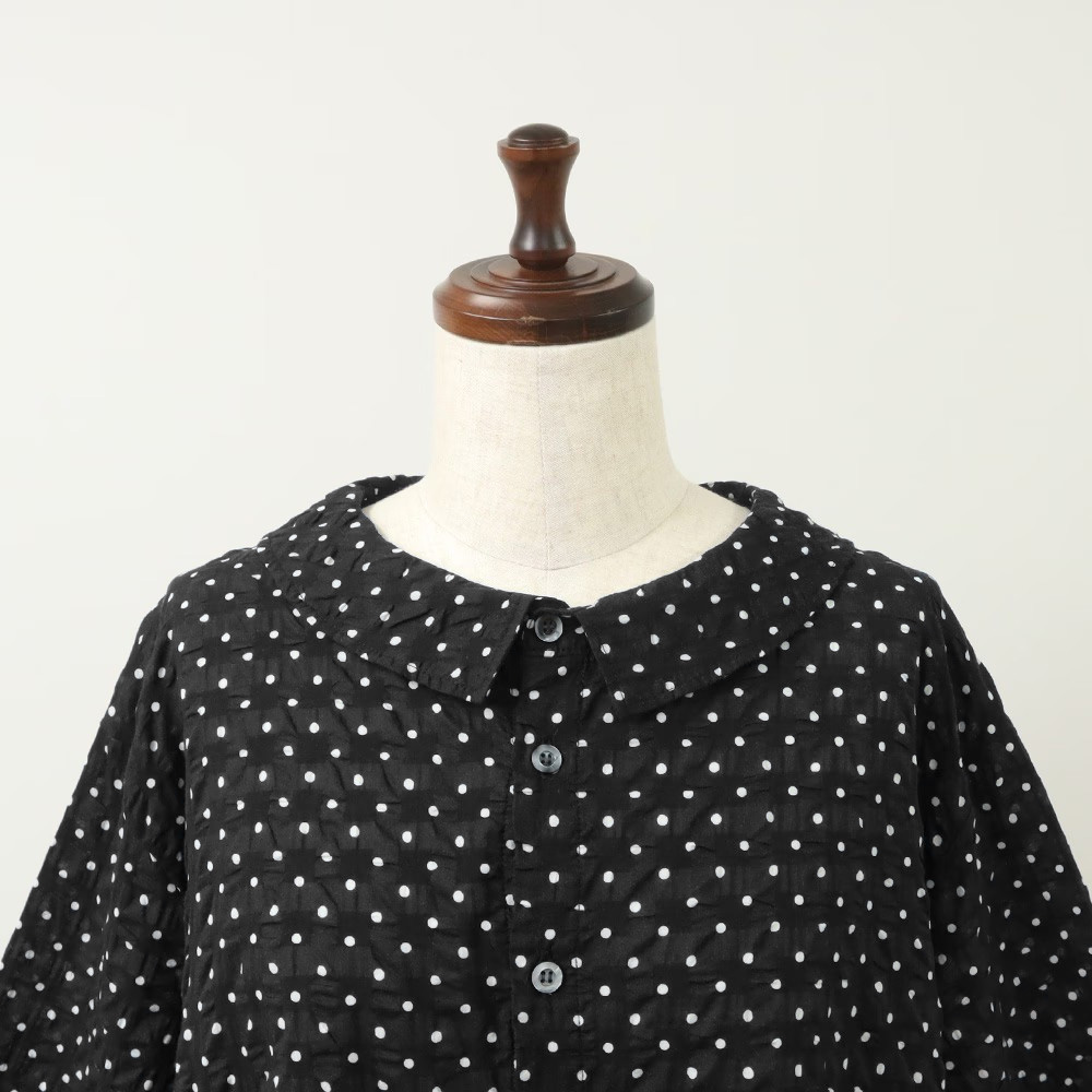 80ローンリップルシンプルドット ワイドカラーシャツ　ブラウスの正面ディティール