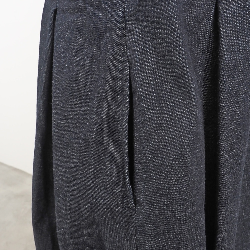 ムラデニムジャンパースカート　ジャンパースカートの正面ディティール