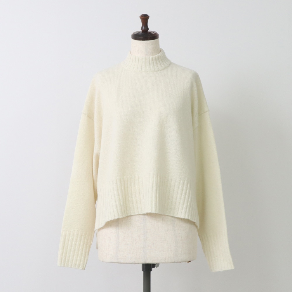 WEB別注(インフルエンサーaiさんコラボ)タスマニアラム ワイドニット ニットの正面ディティール