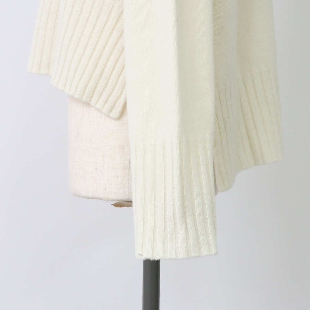 WEB別注(インフルエンサーaiさんコラボ)タスマニアラム ワイドニット ニットの正面ディティール