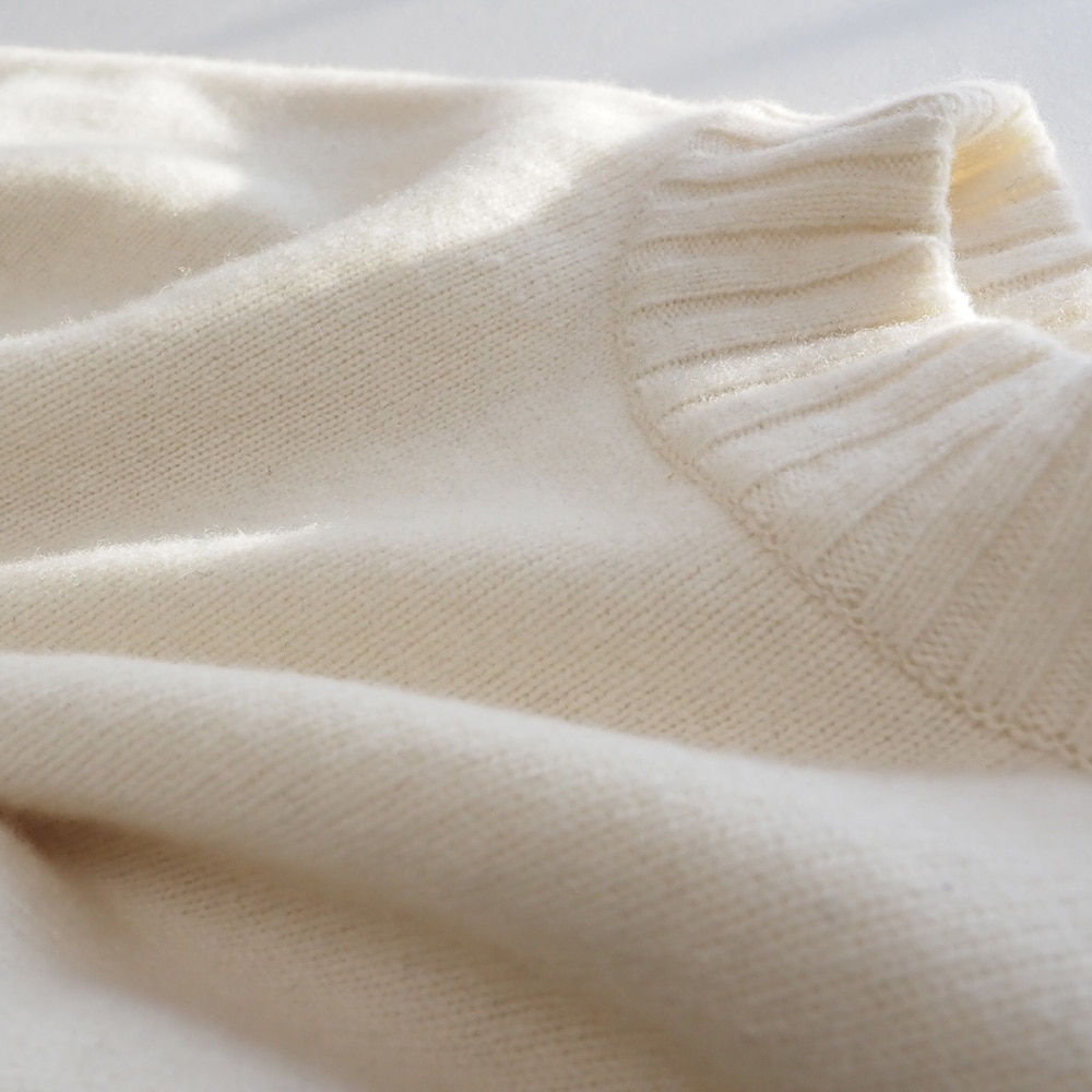 WEB別注(インフルエンサーaiさんコラボ)タスマニアラム ワイドニット ニットの素材のアップ