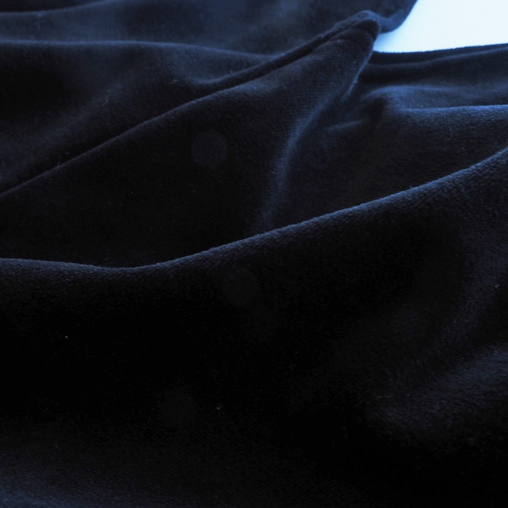 【あさこさんコラボ】コンパクトベロア ジャンパースカート ジャンパースカートの素材のアップ