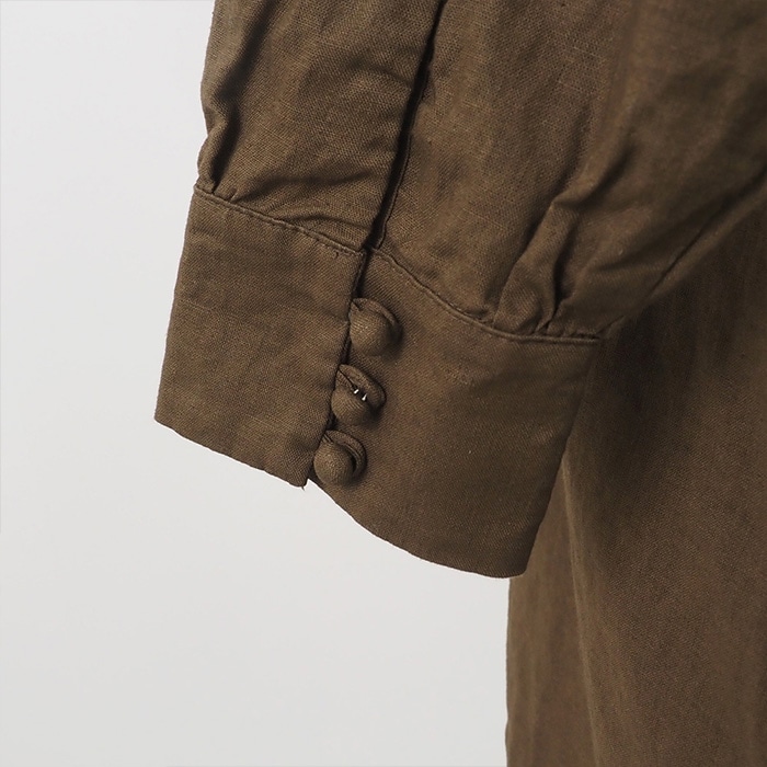 コットンリネンフリルネックブラウス　チュニックの正面ディティール