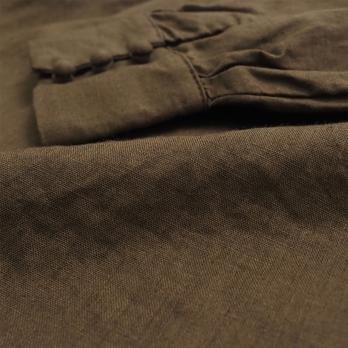 コットンリネンフリルネックブラウス　チュニックの素材のアップ