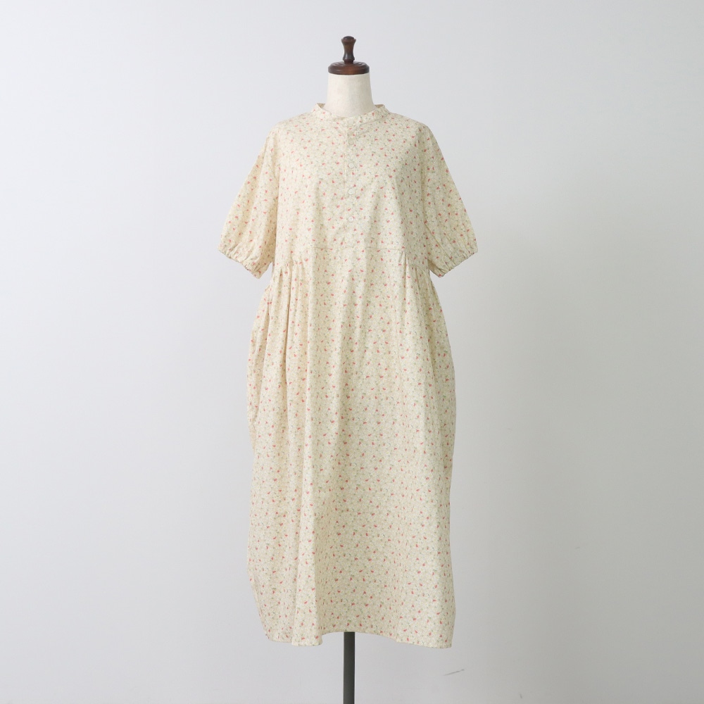 ブロードBOTANICAL HARMONY コクーンワンピース　ワンピースの正面ディティール