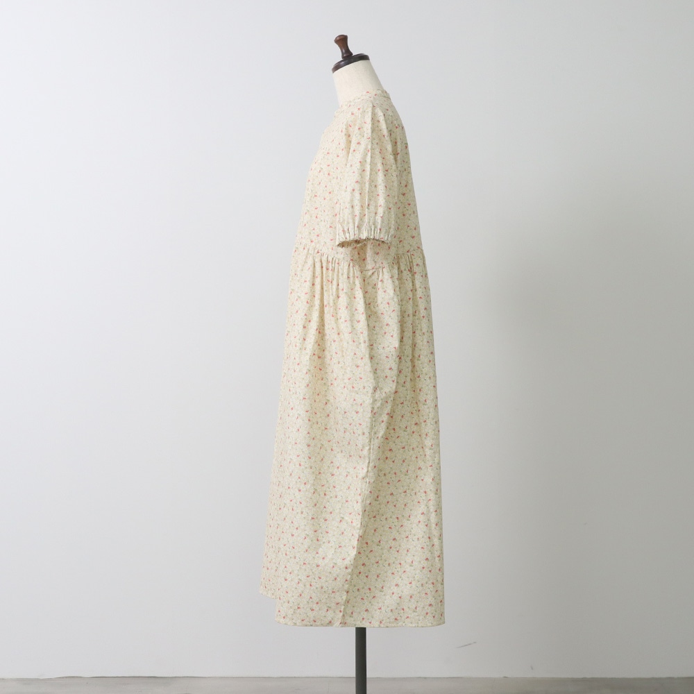 ブロードBOTANICAL HARMONY コクーンワンピース　ワンピースの正面ディティール