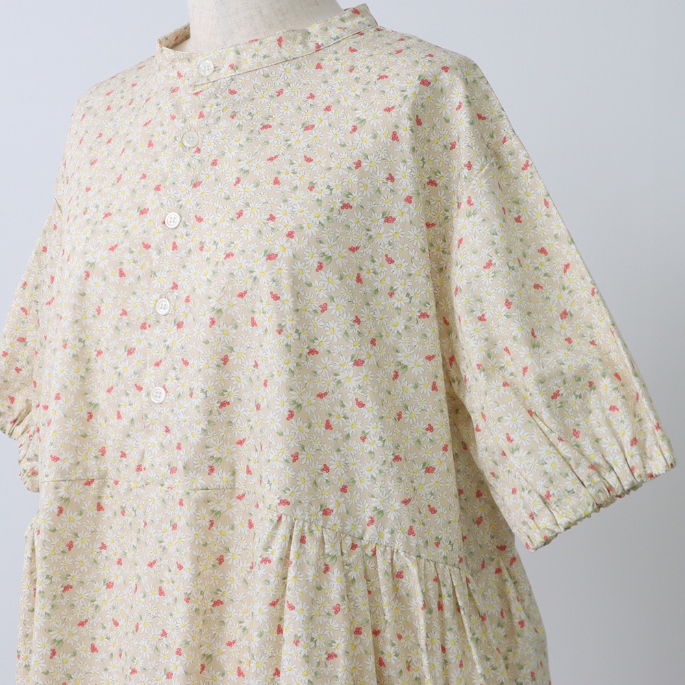 ブロードBOTANICAL HARMONY コクーンワンピース　ワンピースの正面ディティール