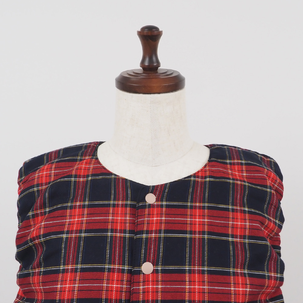 ロイヤルタータン パデットベスト ベストの正面ディティール