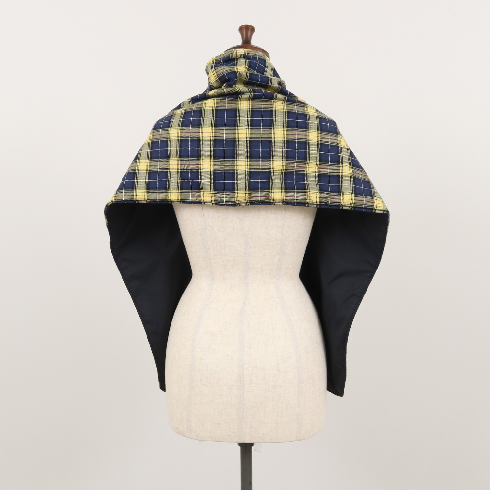 ロイヤルタータン パデットケープ ケープの正面ディティール