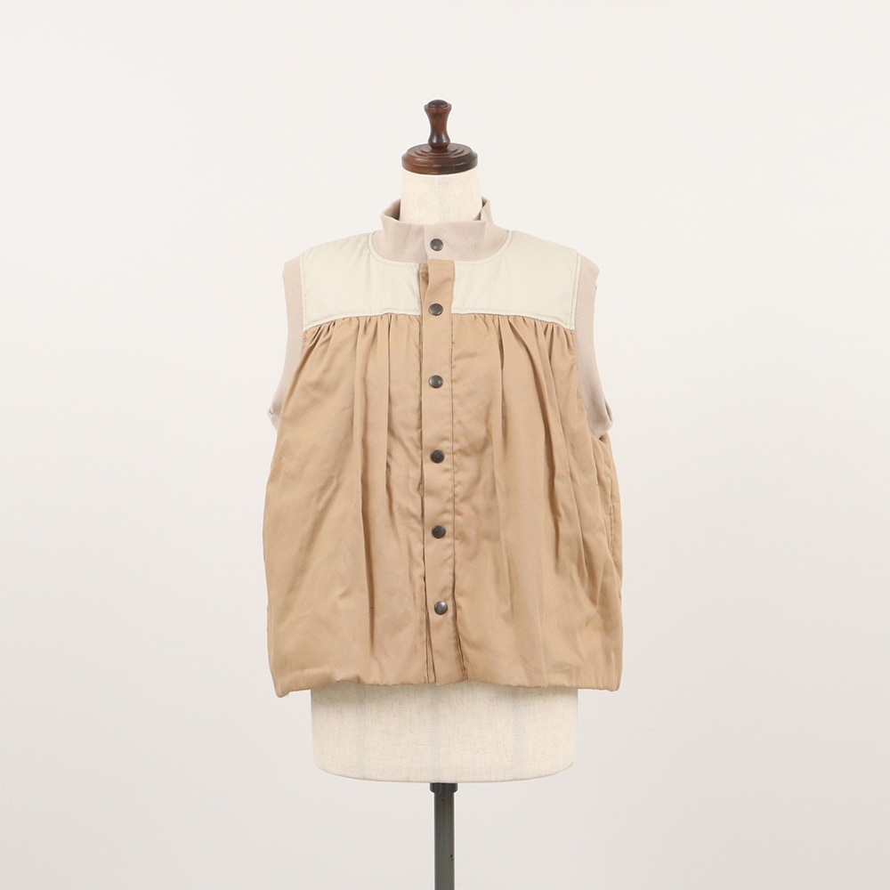 オックスパデットベスト　ベストの正面ディティール