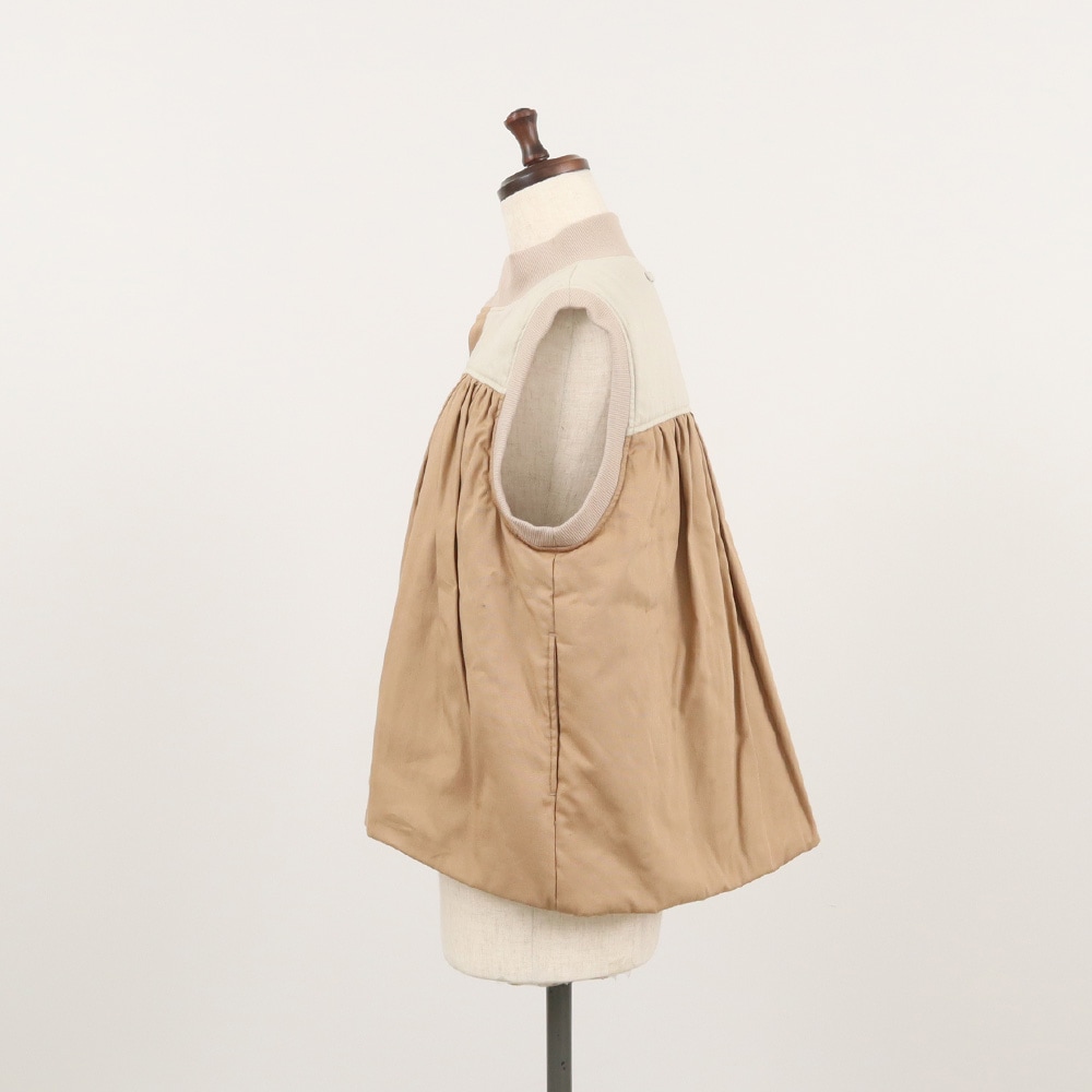 オックスパデットベスト　ベストの正面ディティール