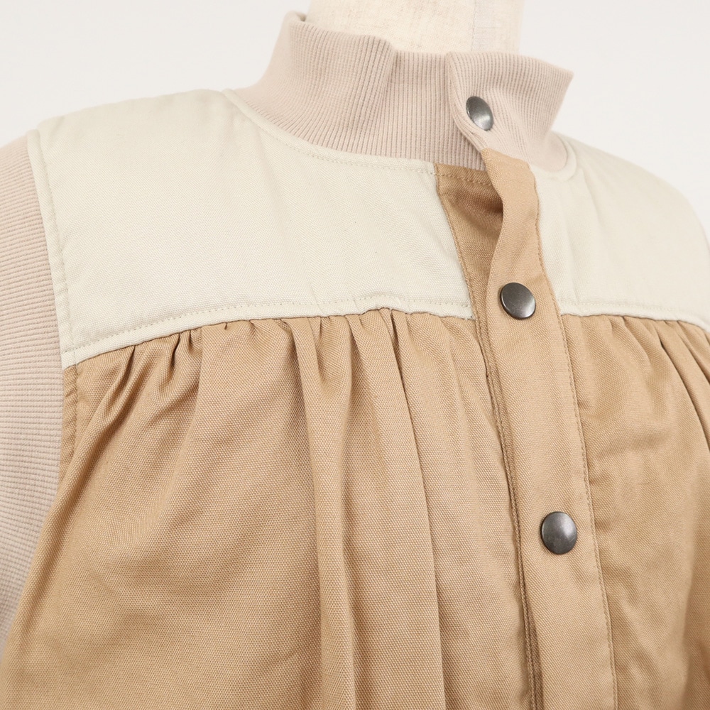 オックスパデットベスト　ベストの正面ディティール