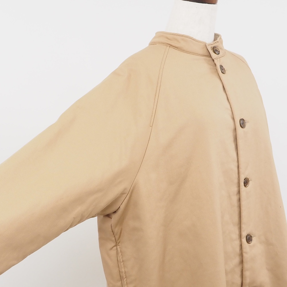 オックス ラグランパデットコート　コートの正面ディティール