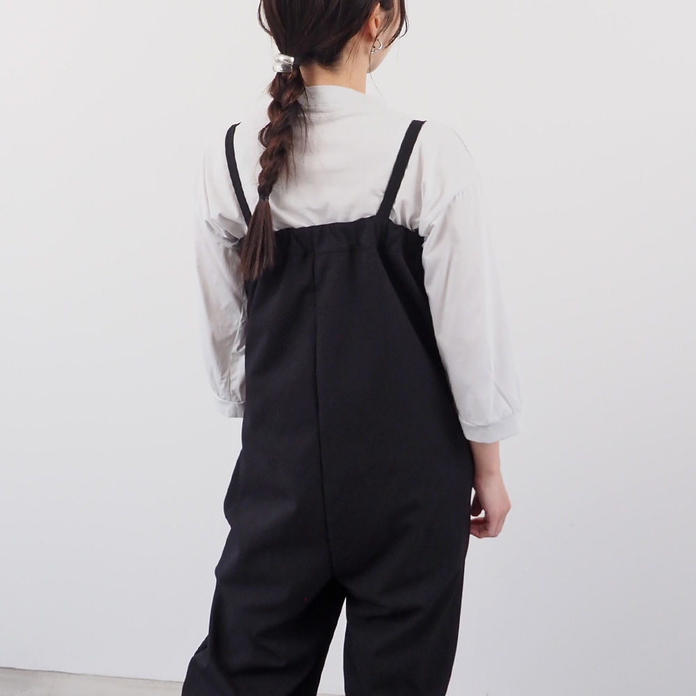 110/2サイロプレミアム コンパクトT7分袖 Tシャツを着た女性の全身