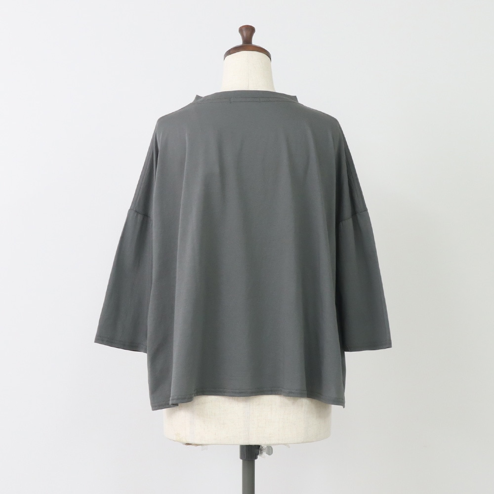 110/2サイロプレミアム ワイドT7分袖　プルオーバーの正面ディティール