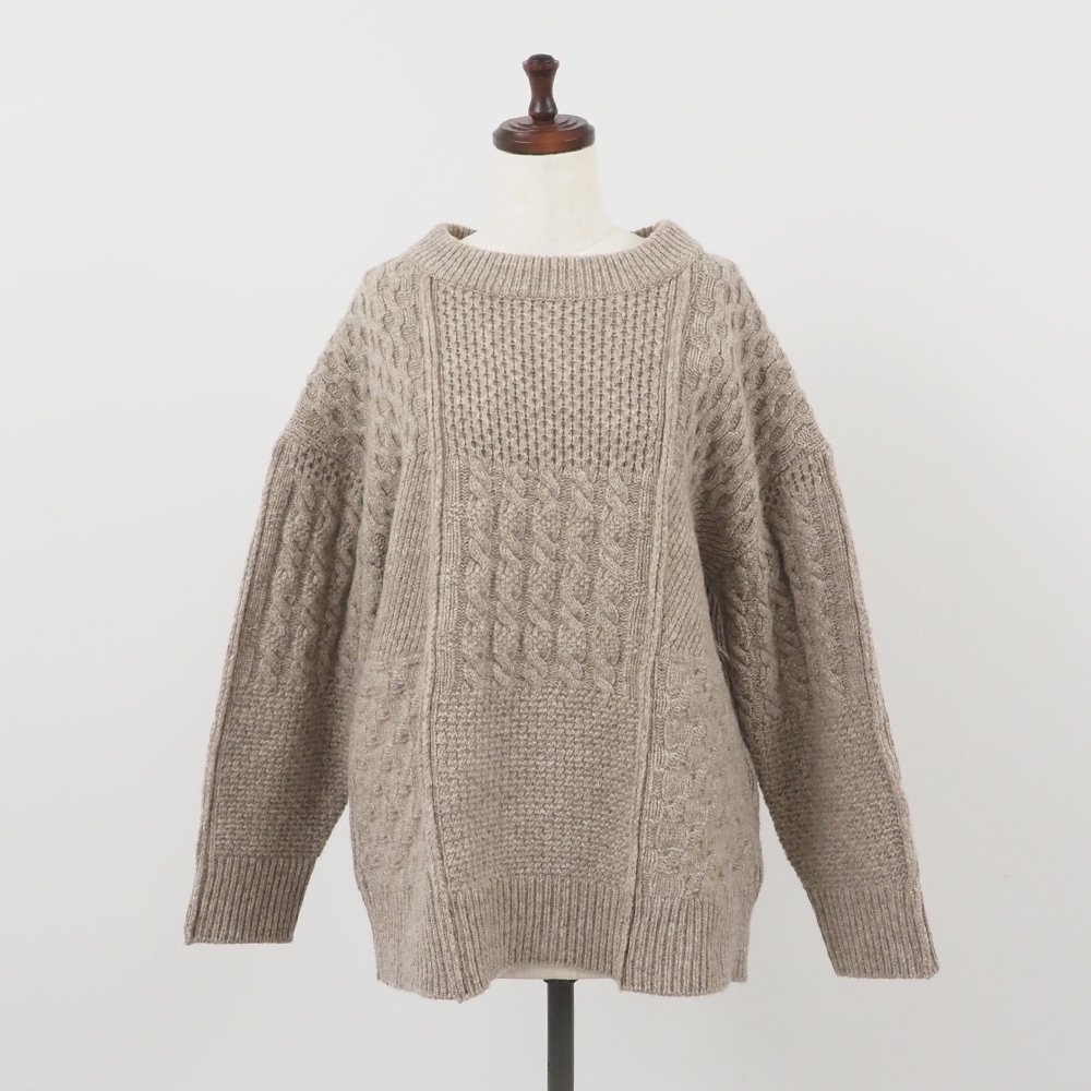 NATURAL COLORED WOOL 柄編みニット ニットの正面ディティール
