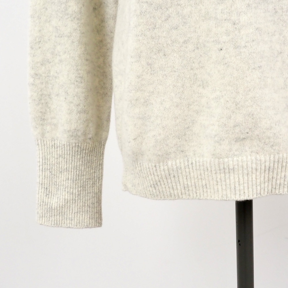 タスマニアラムプレミアム エターナルニット ニットの正面ディティール