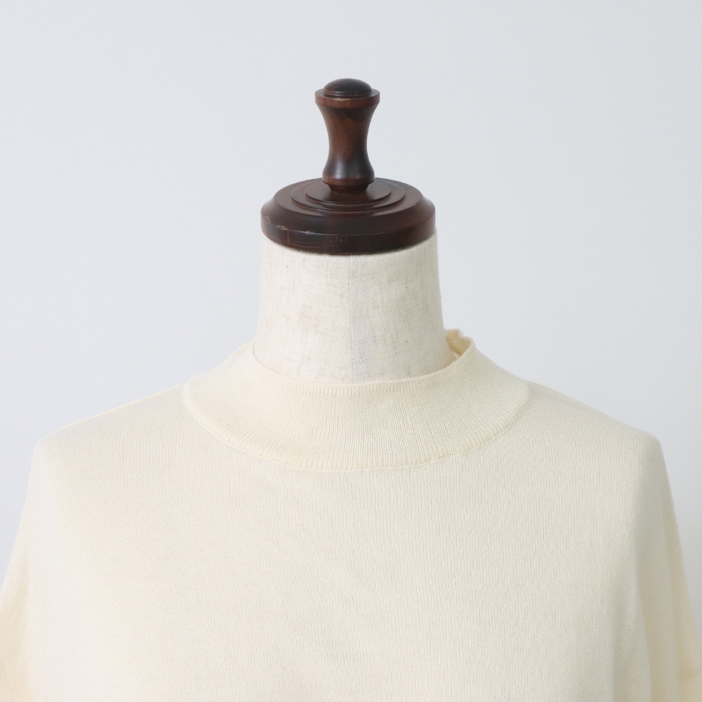 ムースヤーン ハイネックニット ニットの正面ディティール