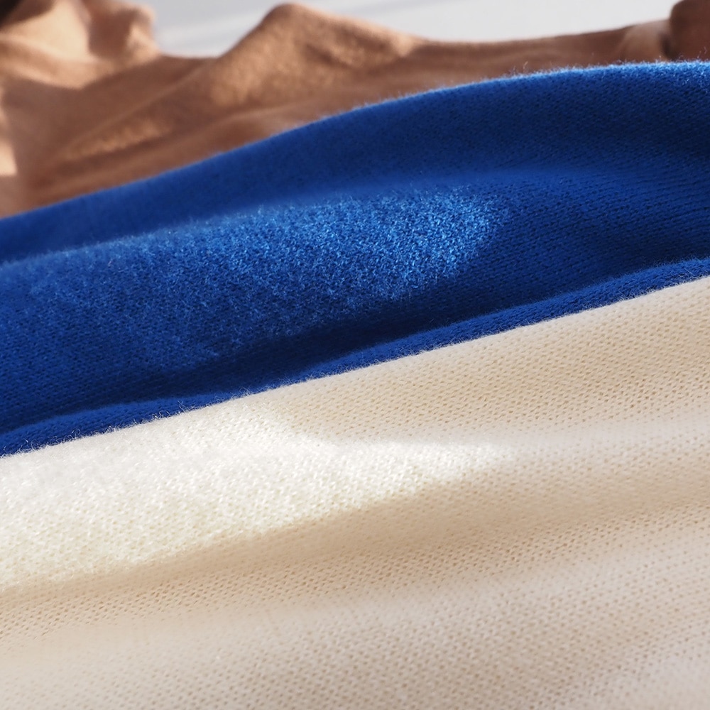 ムースヤーン ハイネックニット ニットの素材のアップ