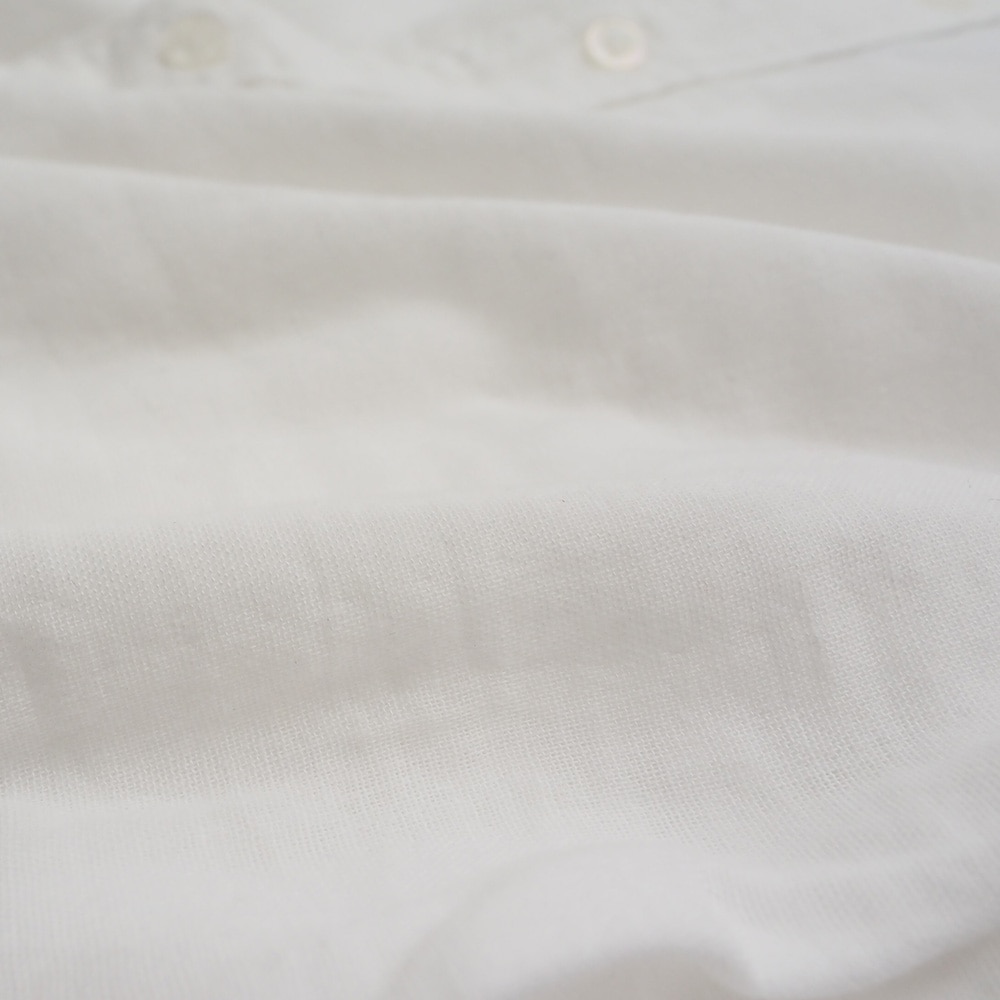 ダブルガーゼ オールデイズシャツ「スタンドカラー&イージーフィット」　シャツの素材のアップ