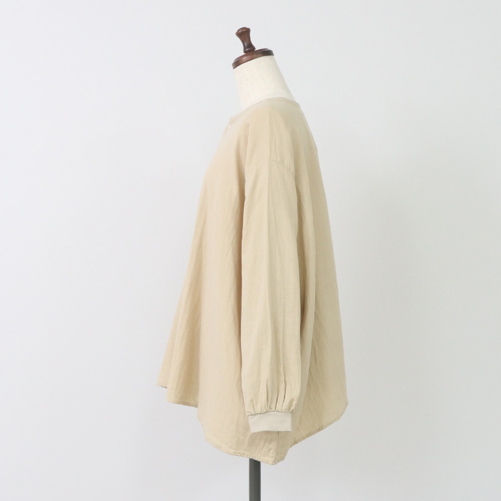 ダブルガーゼ ワイドフレアブラウス(2WAY)　ブラウスの正面ディティール