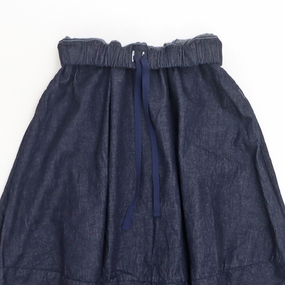 8ozムラデニム エッグスカート スカートの正面ディティール