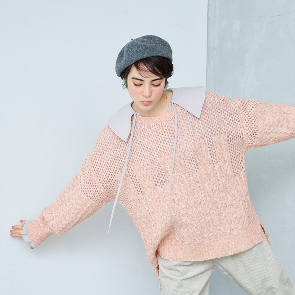 ふんわりローン スキッパーリボンブラウス ブラウスを着た女性の正面