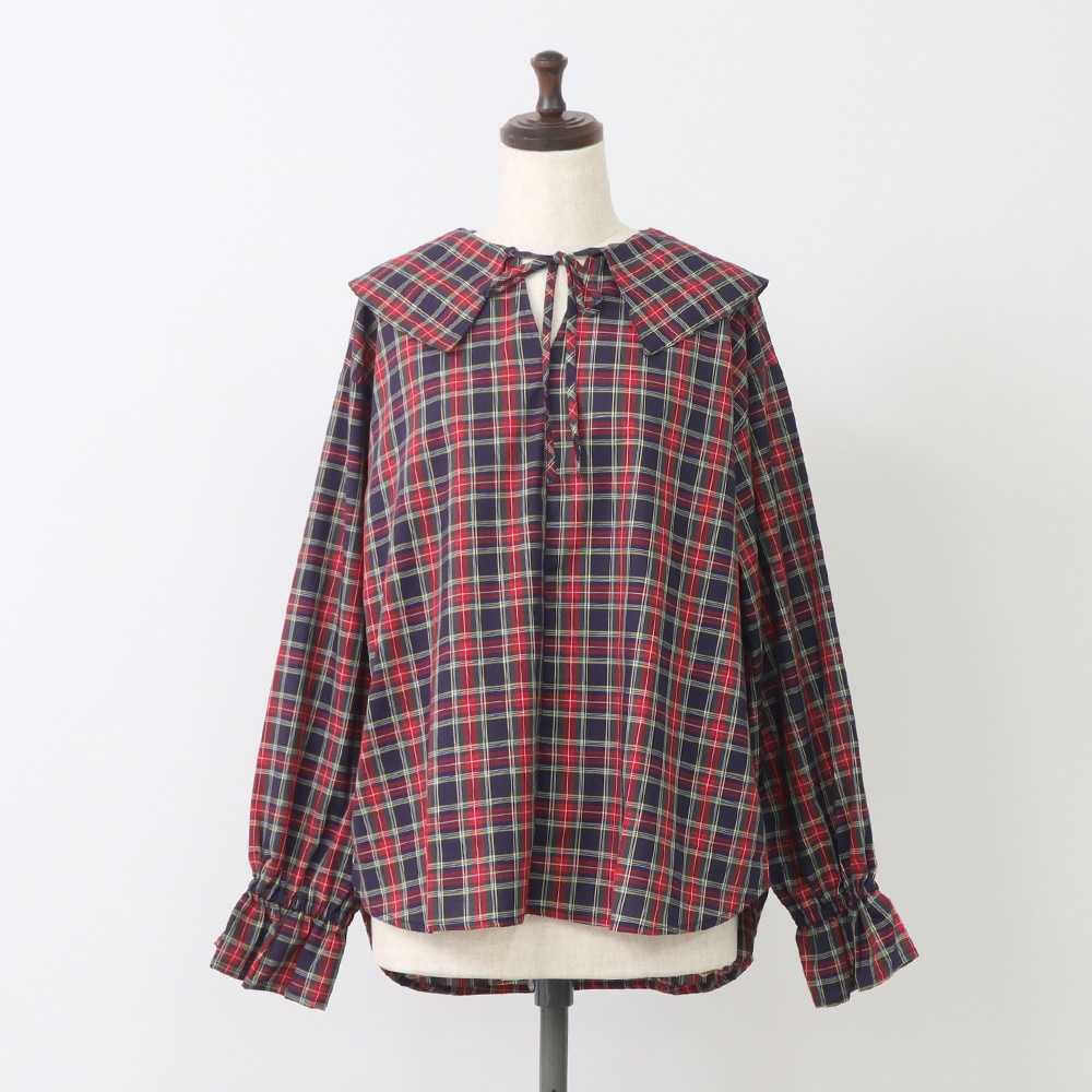 40タータン スキッパーリボンブラウス　ブラウスの正面ディティール