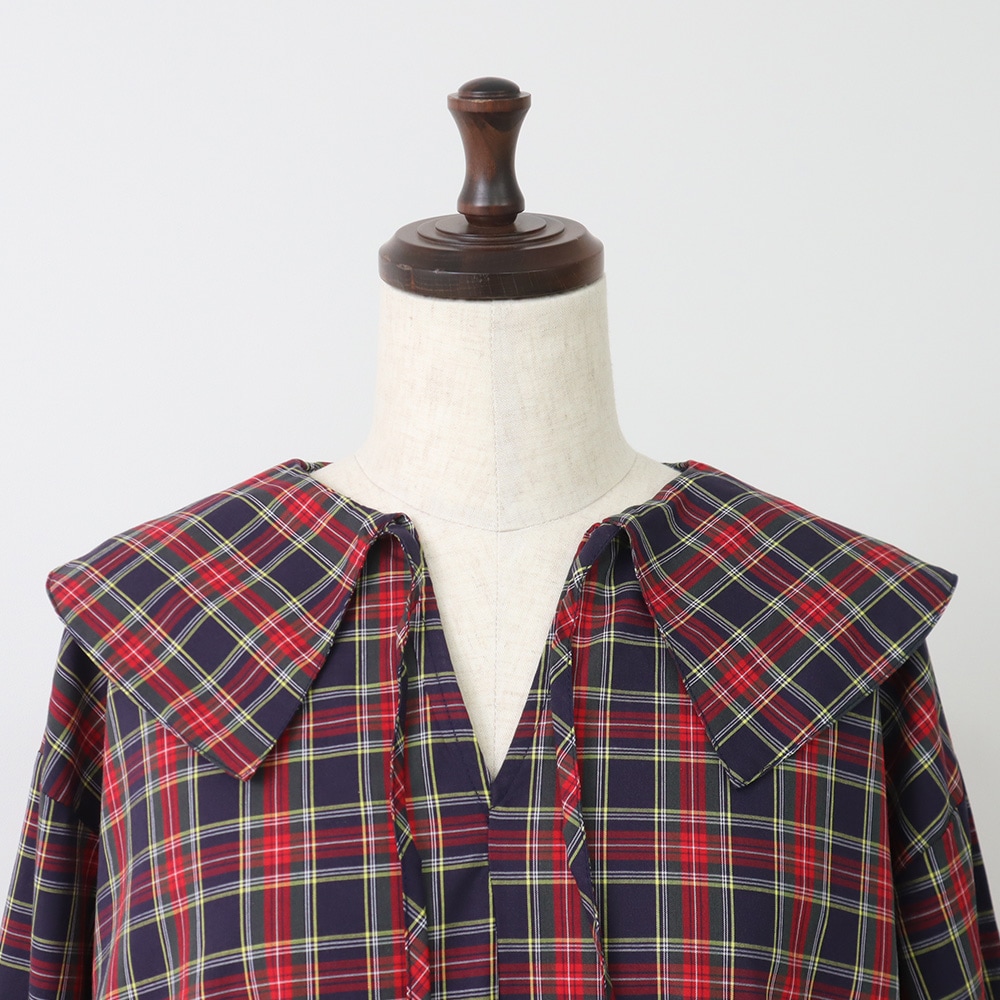 40タータン スキッパーリボンブラウス　ブラウスの正面ディティール