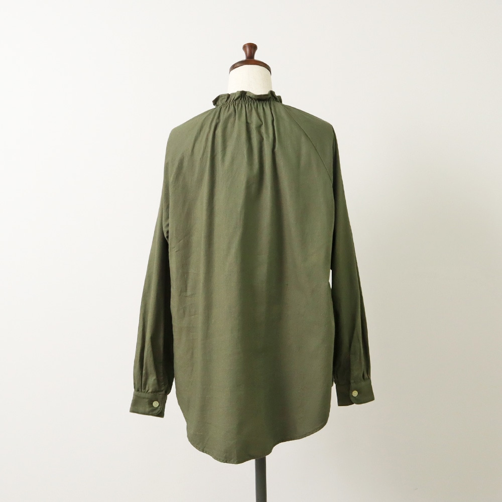 30ビエラワッシャー フリルネックシャツ シャツの正面ディティール