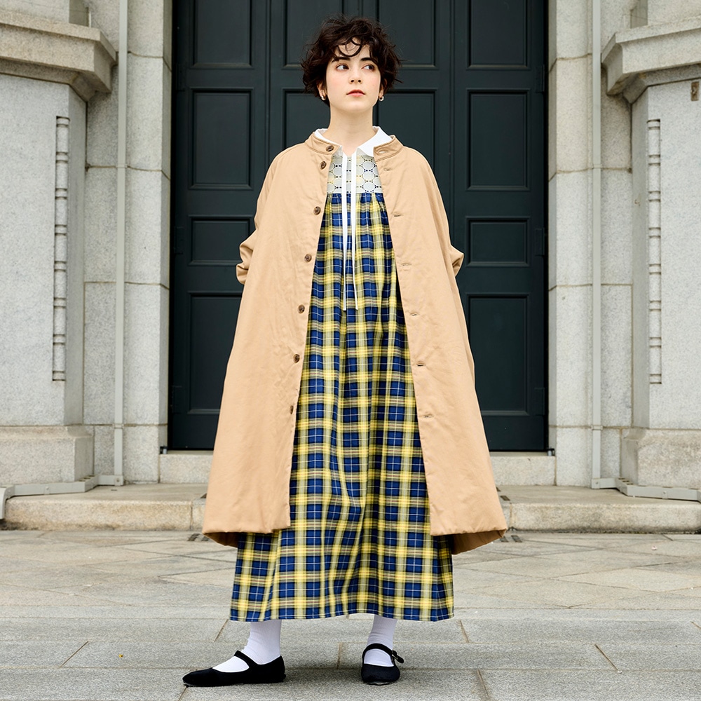 ロイヤルタータン ヨークレースワンピース ワンピースを着た女性の全身