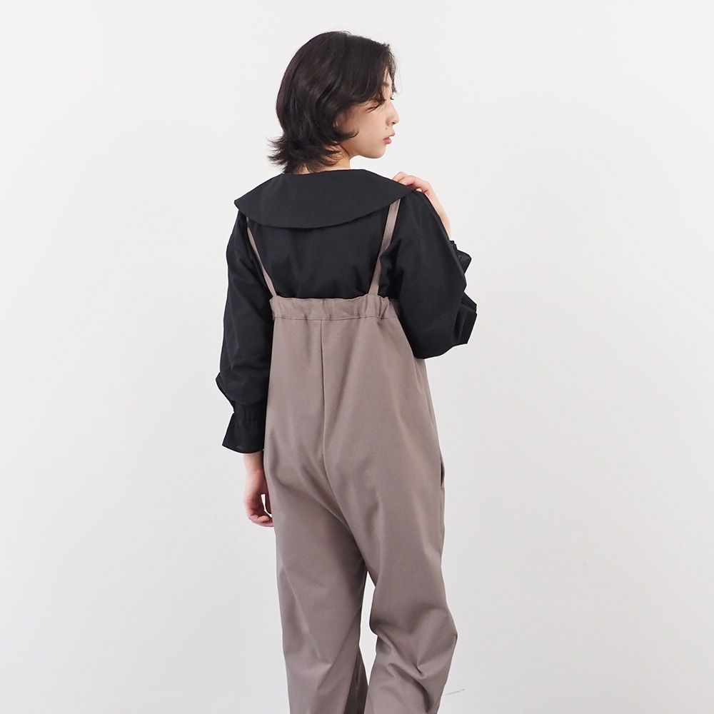 LANATEC-ECOツイルストレッチ オールインワン オールインワンを着た女性の全身