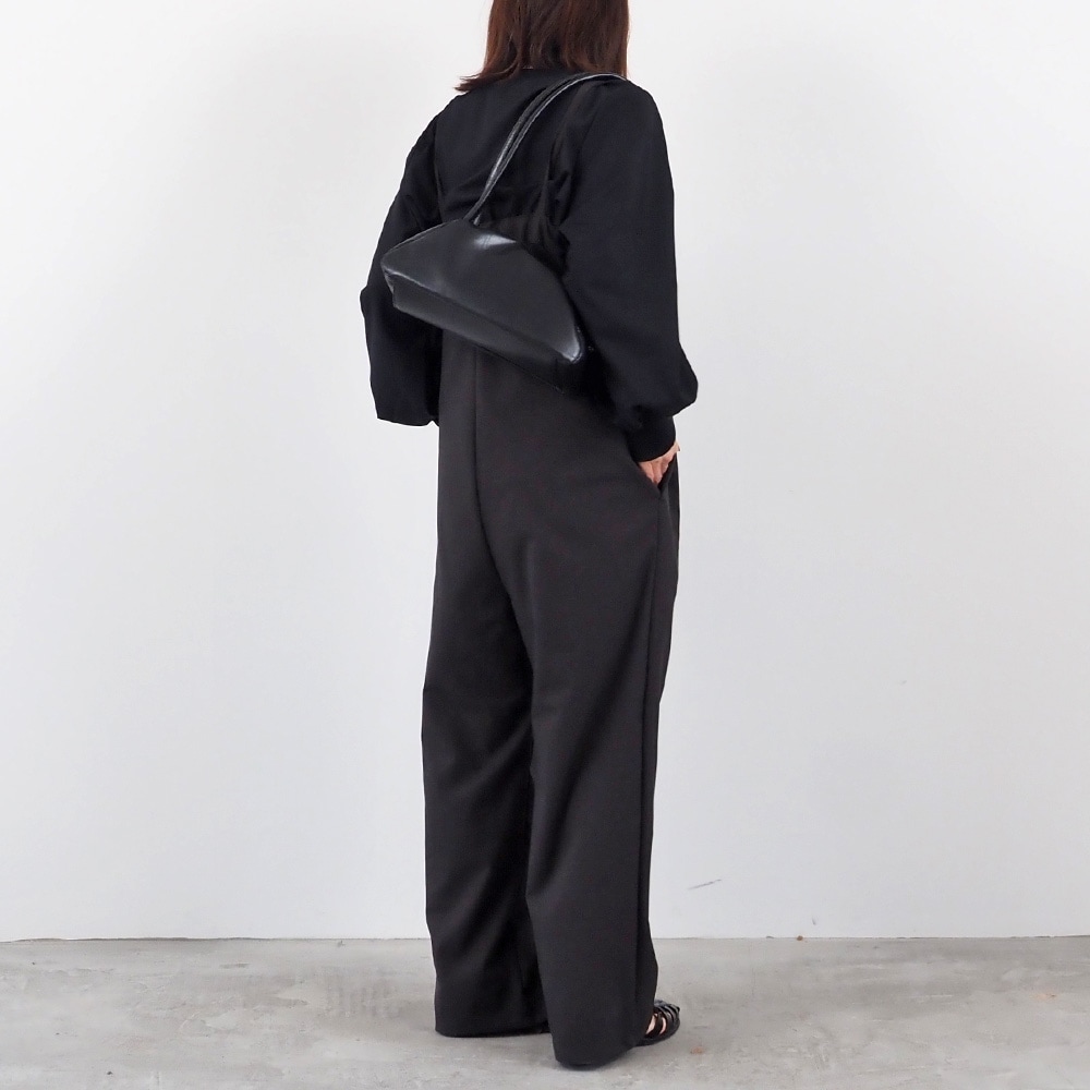 LANATEC-ECOツイルストレッチ オールインワン オールインワンを着た女性の全身