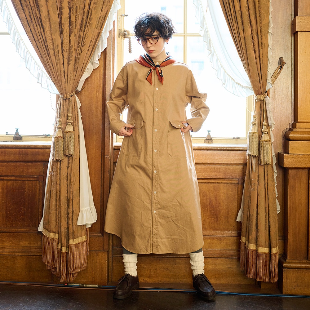 オックス ポケットワンピース ワンピースを着た女性の全身