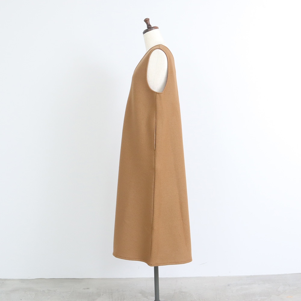 メルトンウール ジャンパースカート　ジャンスカの正面ディティール