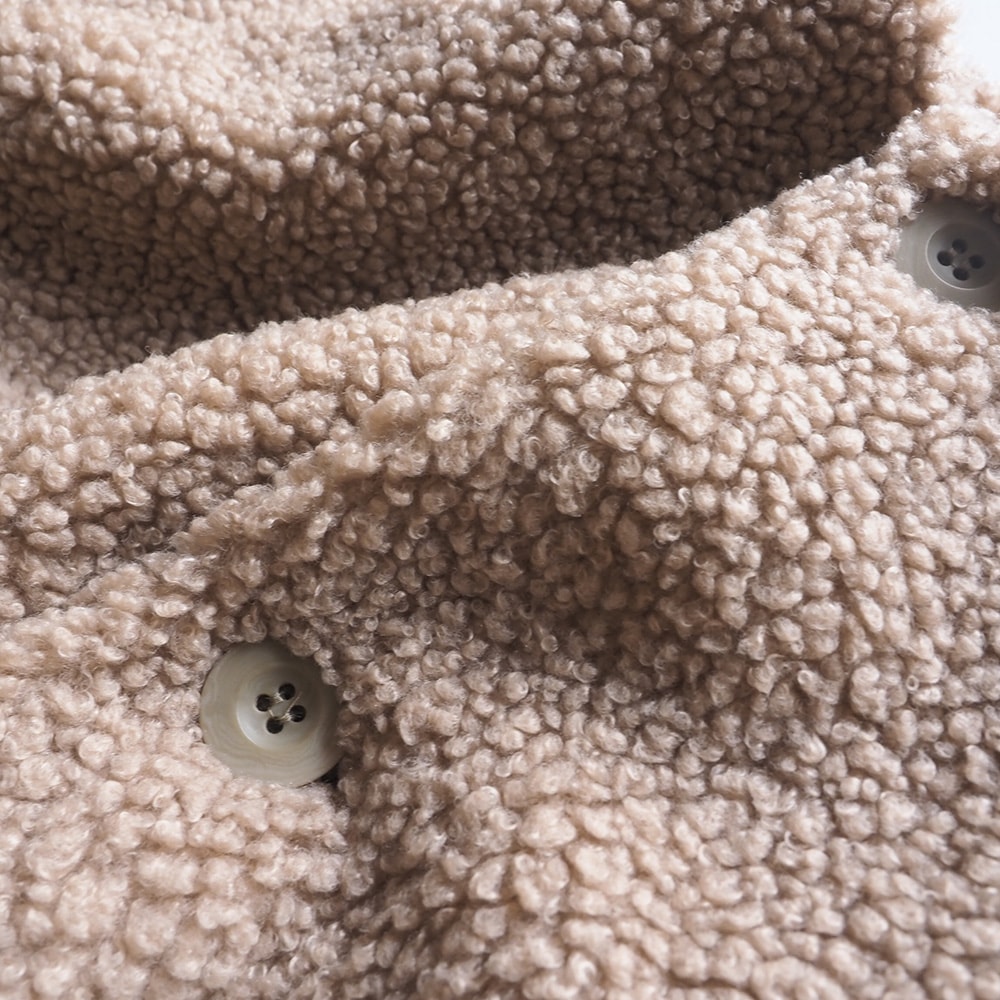 もこもこプードルパイル ラグランジャケット　ジャケットの素材のアップ