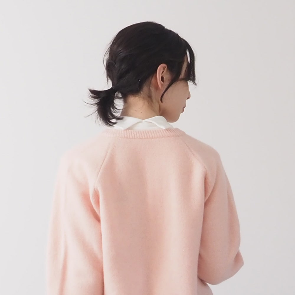 リヨセルハーフミラノリブ 衿付きPO(2WAY)　プルオーバーを着た女性の正面