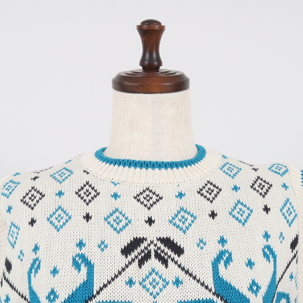 コンパクトヤーン 雪柄ケーブルベスト　ベストの正面ディティール