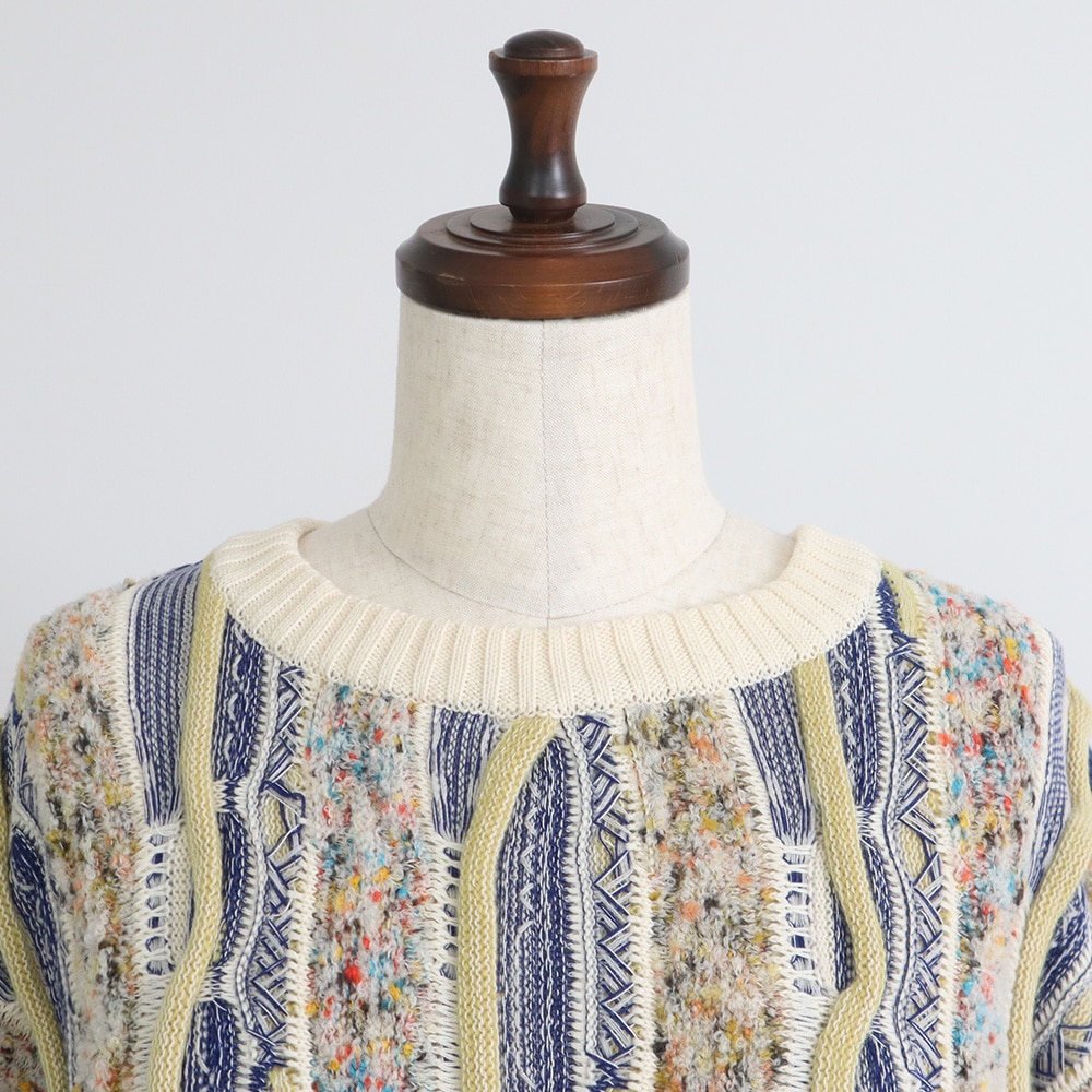 マーブルウェーブ クルーネックニット ニットの正面ディティール