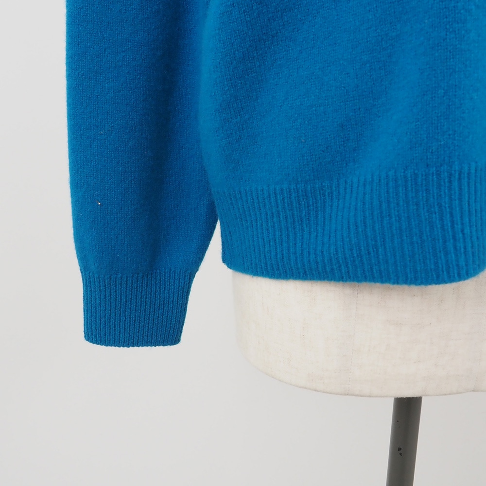 タスマニアラム KUMA knit　ニットの正面ディティール